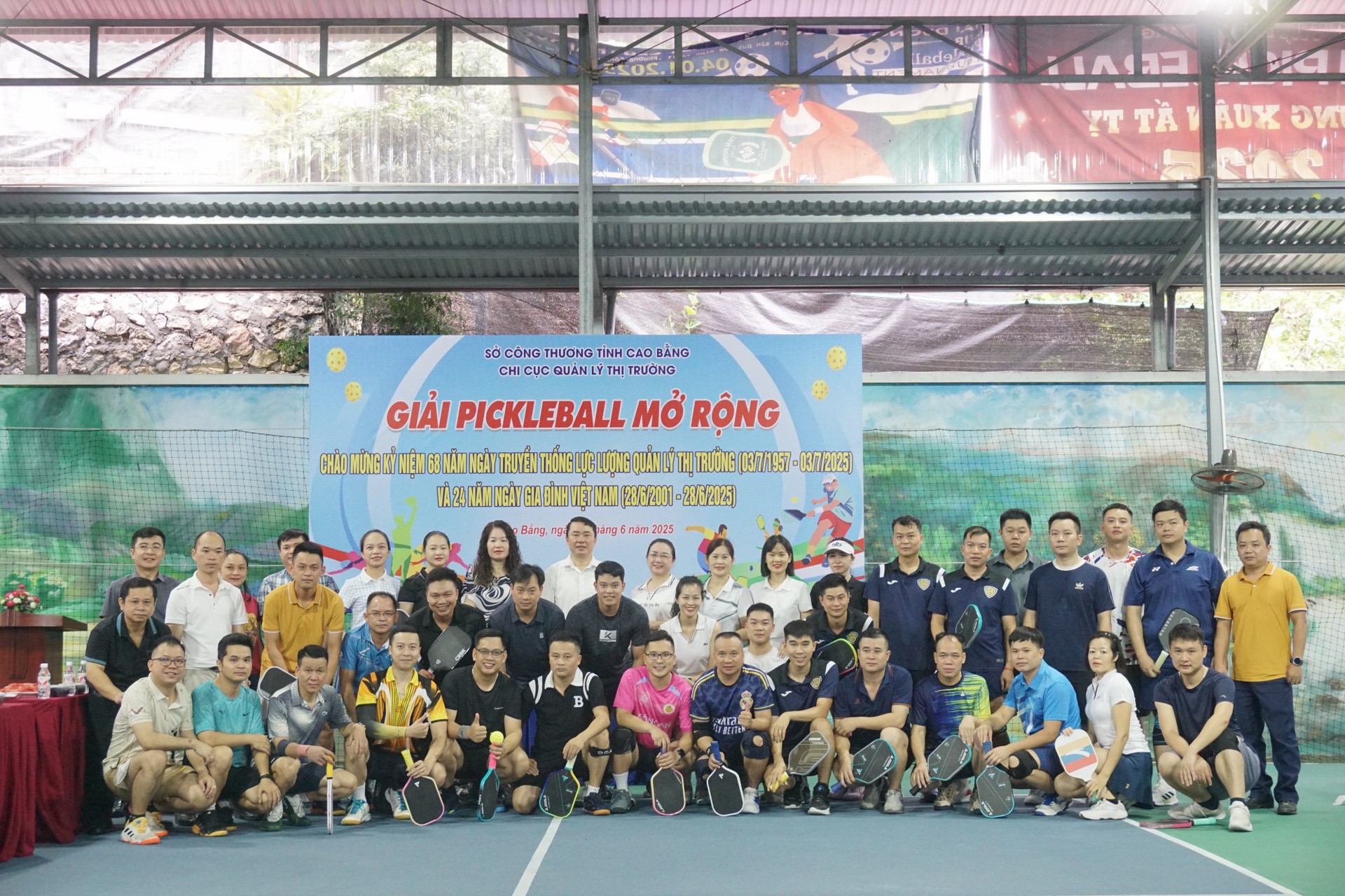 Chi cục QLTT Cao Bằng tổ chức Giải Pickleball mở rộng và tọa đàm chào mừng kỷ niệm 68 năm Ngày truyền thống lực lượng Quản lý thị trường và 24 năm Ngày Gia đình Việt Nam